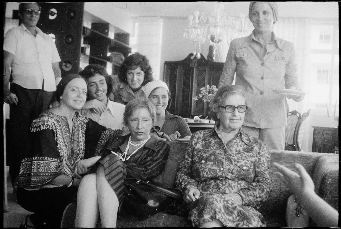 Clarice Lispector em encontro com outras mulheres