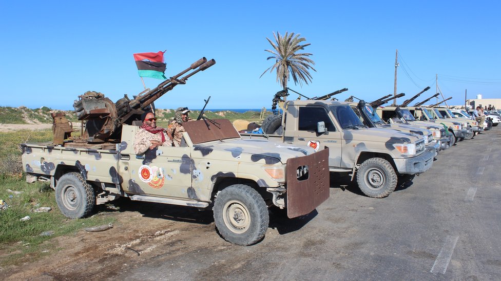 Milicias de Misrata rumbo a Trípoli.