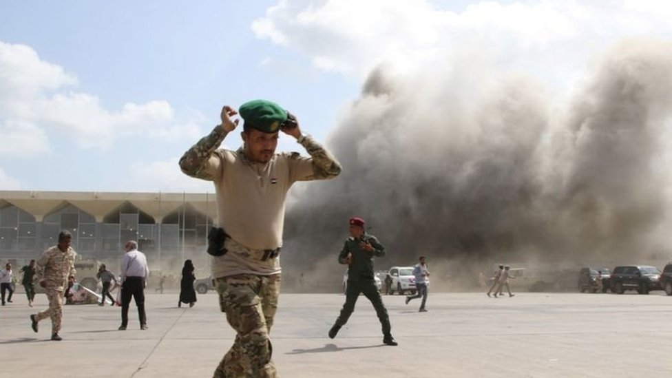 انفجارات في مطار عدن