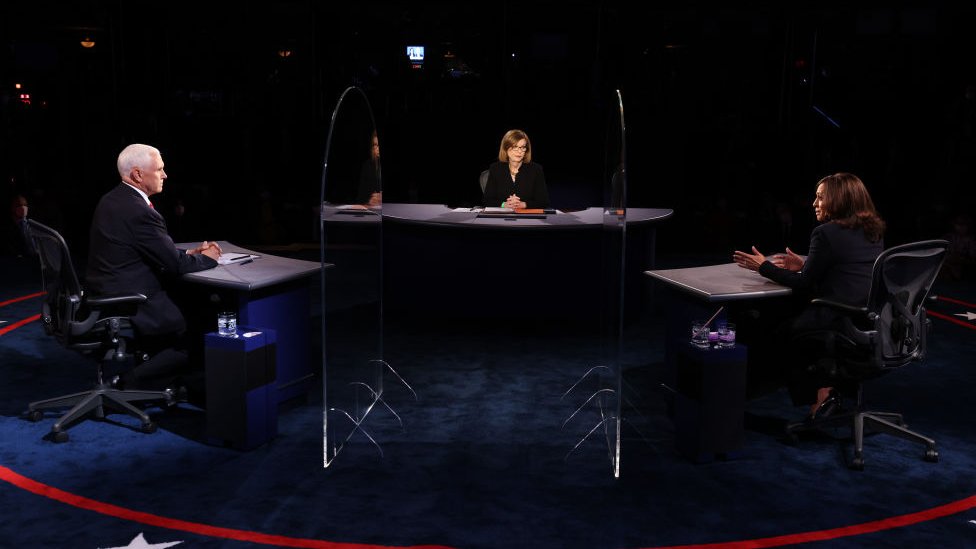 من المناظرة بين المرشحين لمنصب نائب الرئيس الأمريكي في انتخابات 2020، الجمهوري مايك بنس، والديمقراطية كامالا هاريس