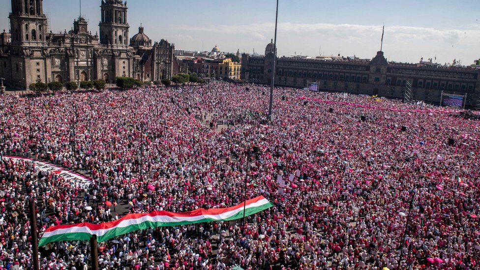 Mexico protests: Huge crowds rally against electoral reform