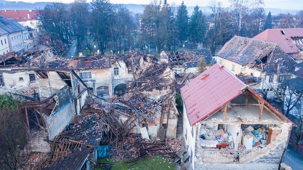 Croatia Earthquake Strong Aftershocks Hit After Quake Kills Seven Bbc News