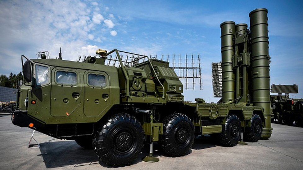 इस साल रूसी एयर डिफेंस फोर्सेस को मिलेगा S-500 एयर और मिसाइल डिफेंस 

Russian Air Defense Forces will get S-500 air and missile defense this year Amidst the Ukraine war, this is being considered as the new Brahmastra for the Russian army.
