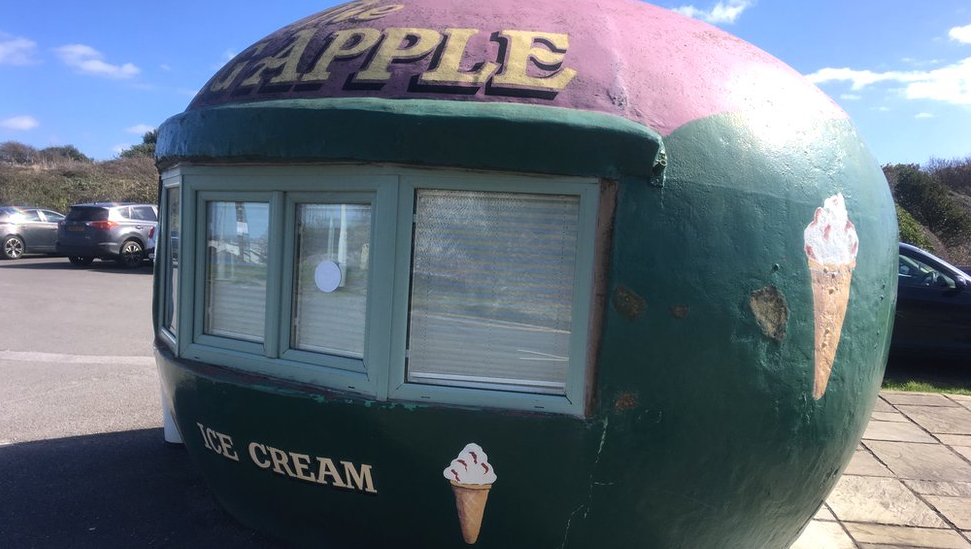 Capel Celyn Memorial And Apple Kiosk Get Heritage Listing Bbc News