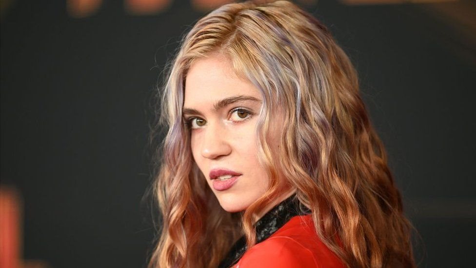 Grimes vendió una colección de sus obras de arte por más de US$6 millones a principio de mes