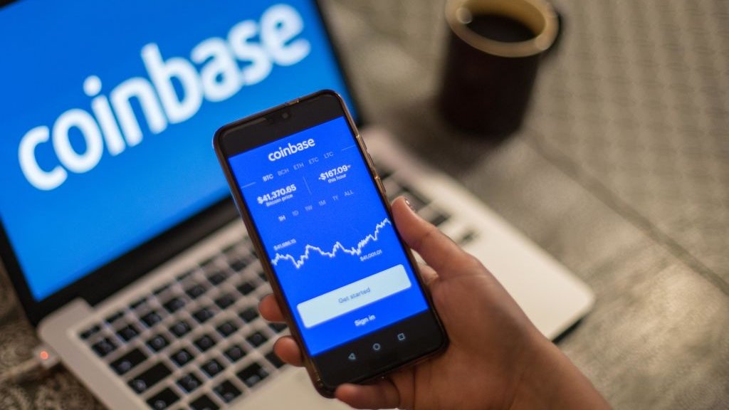 Coinbase users fear hacking after erroneous emails