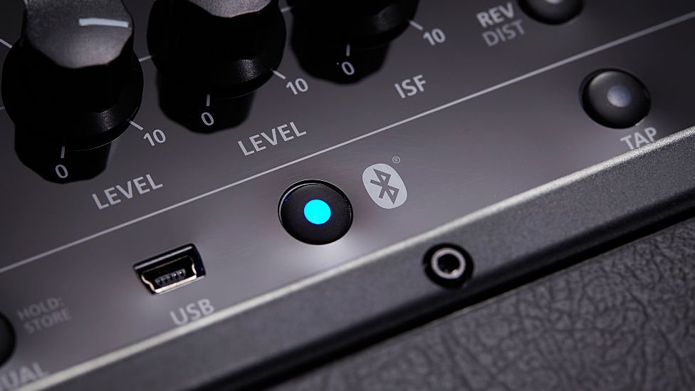 La última vulnerabilidad afecta también a computadoras, altavoces, televisores y otro tipo de aparatos que se conectan a bluetooth. Bluetooth