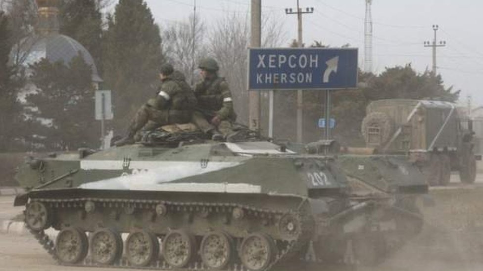Kendaraan lapis baja Rusia dilaporkan menuju Kyiv.