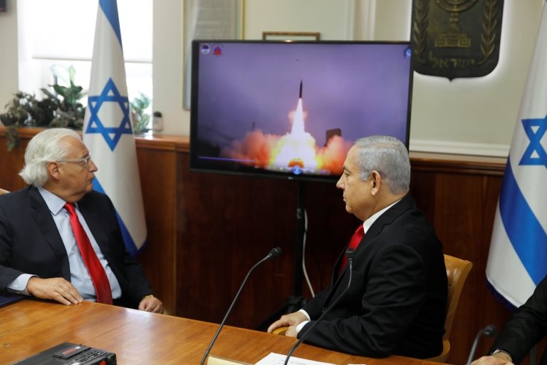 David Friedman y Benjamin Netanyahu