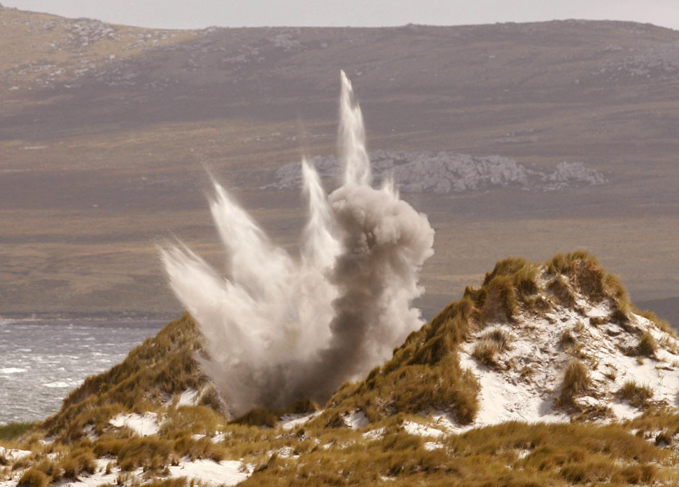 La Titánica Y Delicada Tarea De Desminar Las Malvinas Falklands 0383