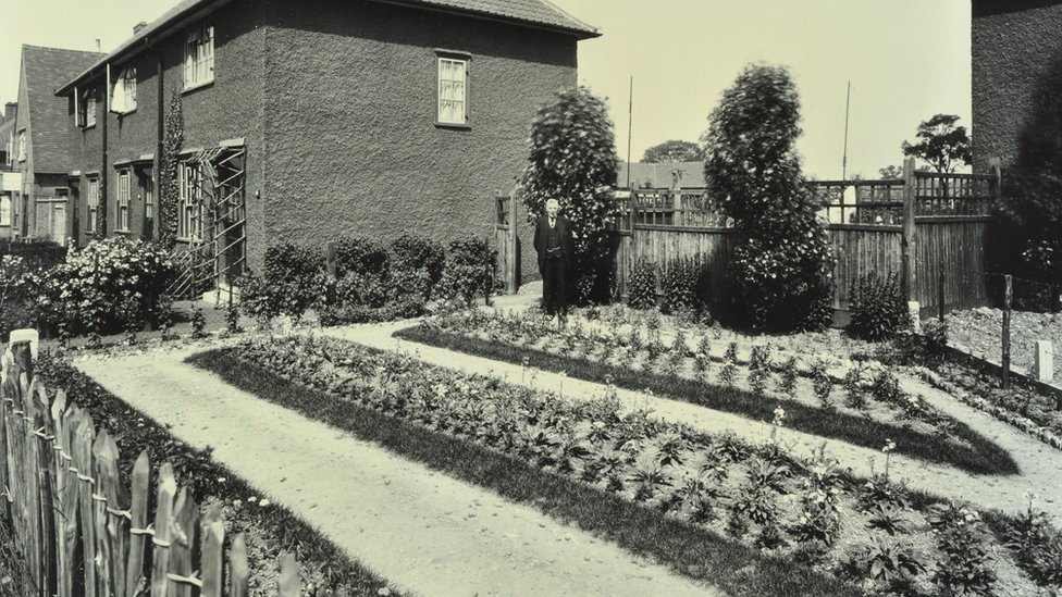 Сад на Валенс Вуд Роуд 187, поместье Беконтри, Илфорд, Лондон, 1929