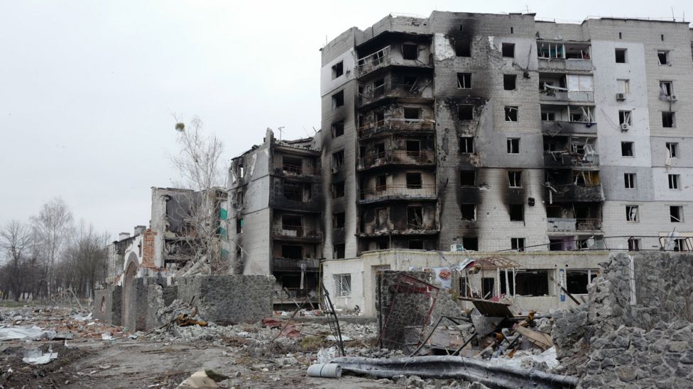 مبنى بعد القصف