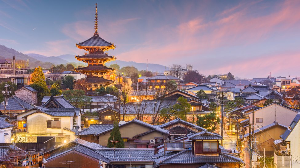 Las casas, los templos, la arquitectura en general enamoró al científico que sólo visitó Japón en una oportunidad.