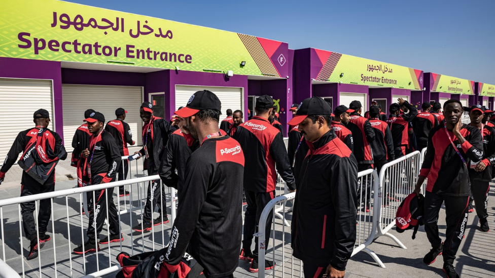 Segurança em um estádio em Doha