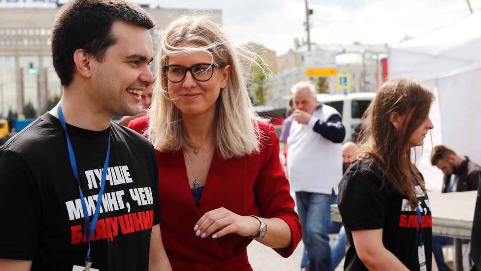 Любовь Соболь принимает участие в митинге в поддержку оппозиционных и независимых кандидатов после того, как власти отказались зарегистрировать их для участия в сентябрьских выборах в Мосгордуму, 20 июля 2019 года в Москве, Россия