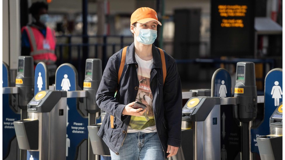 Coronavirus Ministers asked to make face coverings on public transport