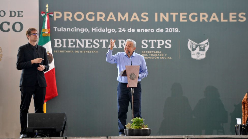 Andrés Manuel López Obrador lanza su proyecto de bienestar social, enero de 2019