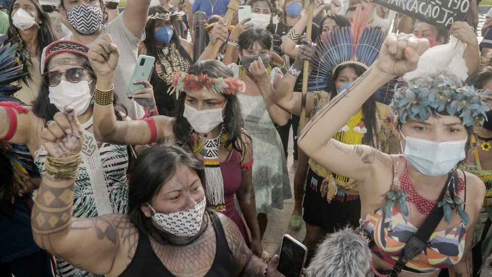 Alessandra Korap Munduruku en la primera Marcha de Mujeres Indígenas en Brasil en agosto de 2019.