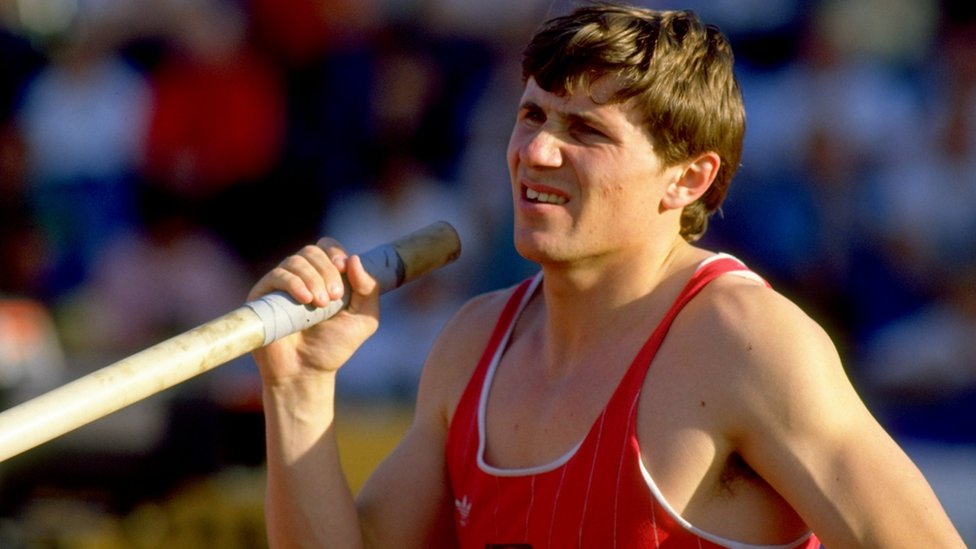 Bubka subió en 35 centímetros el récord de salto con pértiga durante su carrera. Sergey Bubka