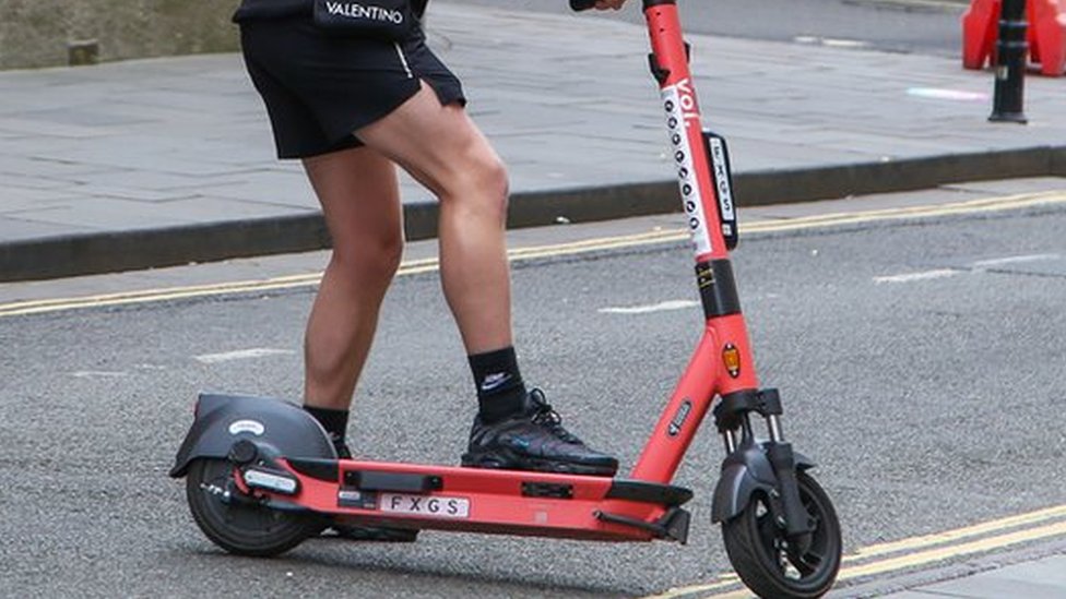 Oxford e-scooter extended for time - BBC News