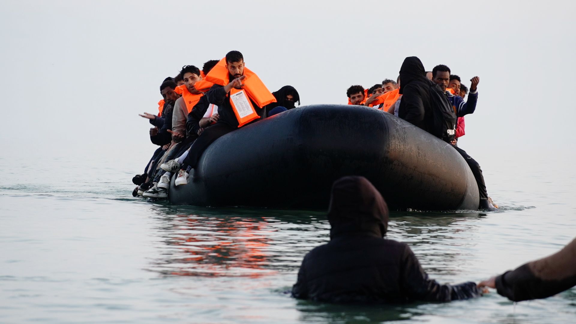 Channel Migrant Crisis: How 'Taxi Boats' Are Changing the Game 2 Channel Migrant Crisis