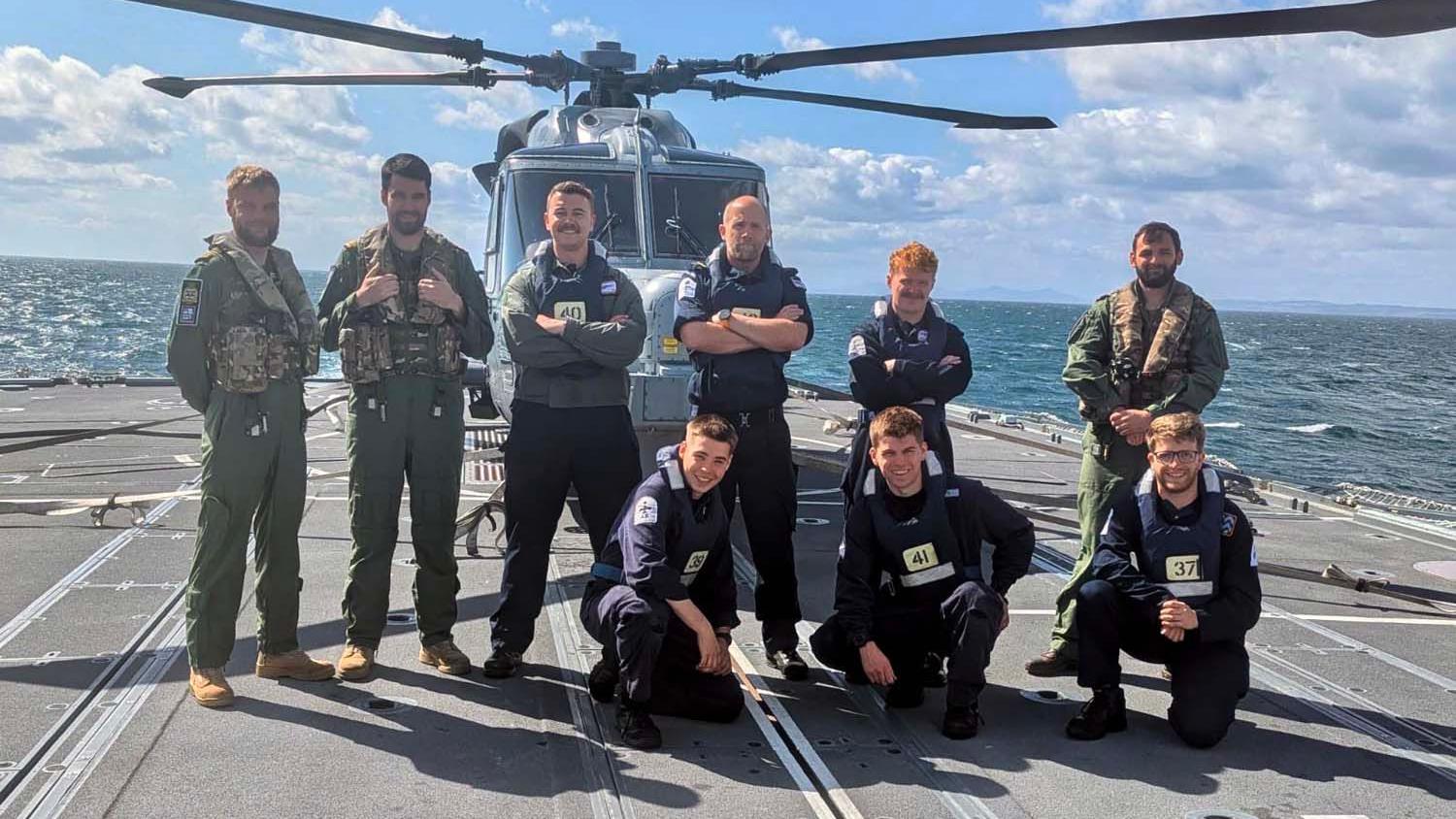 NAVY イギリス海軍 チャレンジ Navy engineers recreate photo after 'surreal' discovery