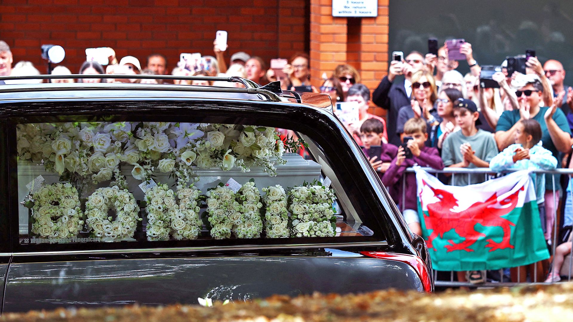 Bonnie Tyler's Swansea funeral sees tributes to Welsh singer