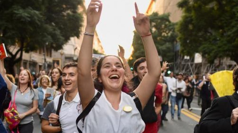 Huge protest in Argentina against education cuts