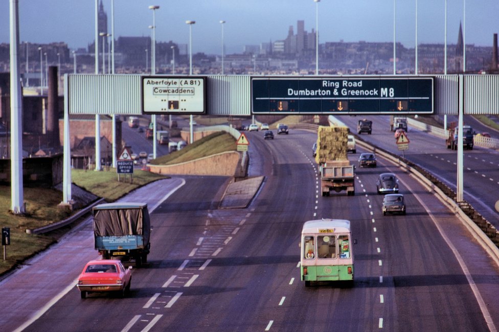 Unseen footage shows Glasgow's M8 motorway in 1970s BBC News