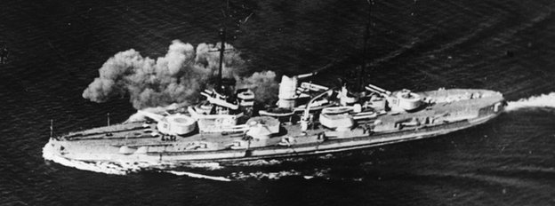 Архивное изображение немецкого линкора класса «Нассау» во время морского сражения за Ютландию
