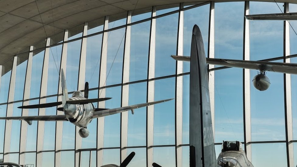 Вид на обновленный Американский музей авиации в IWM Duxford