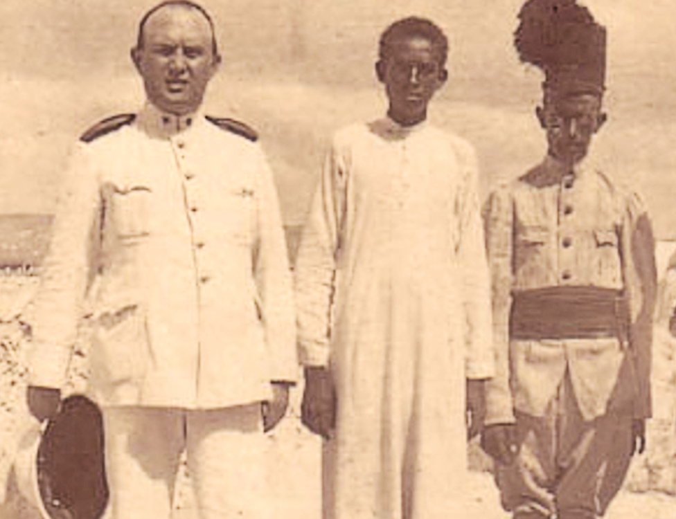 Джузеппе Маринкола (слева) на фото в Сомали с двумя сомалийцами