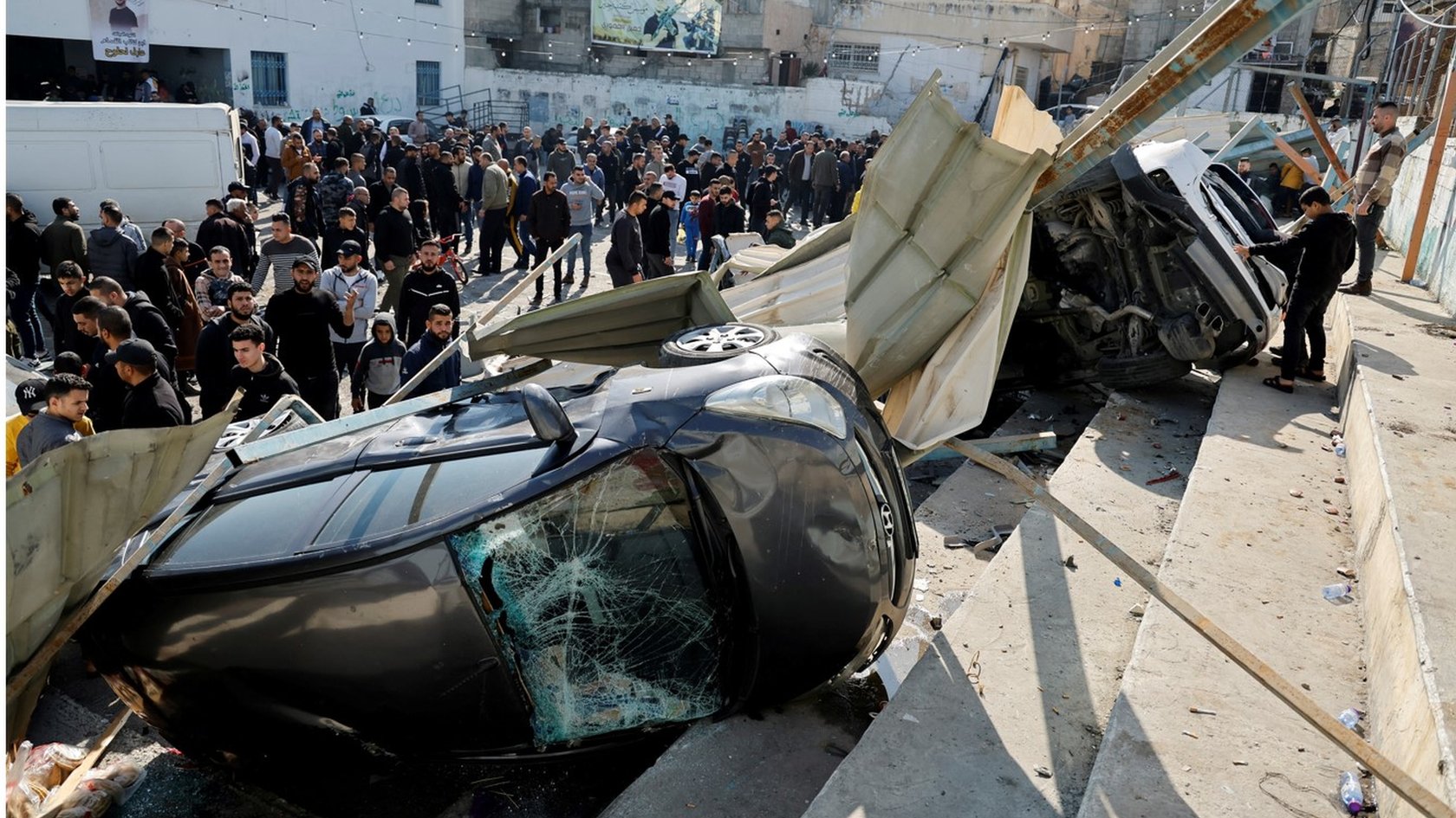 Nine Palestinians killed in Israeli raid in Jenin - BBC News
