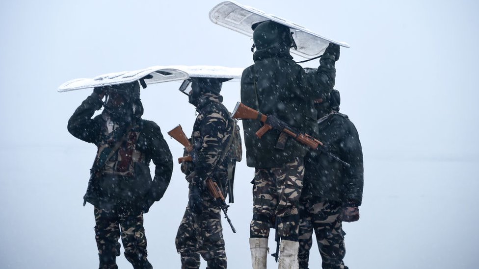 Penjaga paramiliter India di Srinagar 31 Januari 2019.