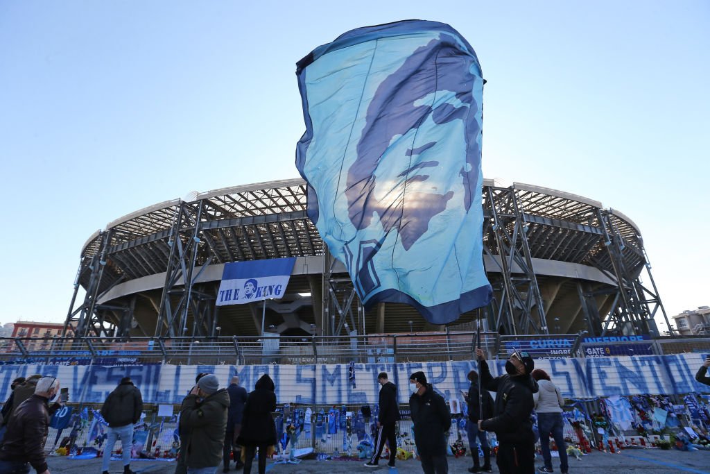 Napoli'de Maradona hayranları