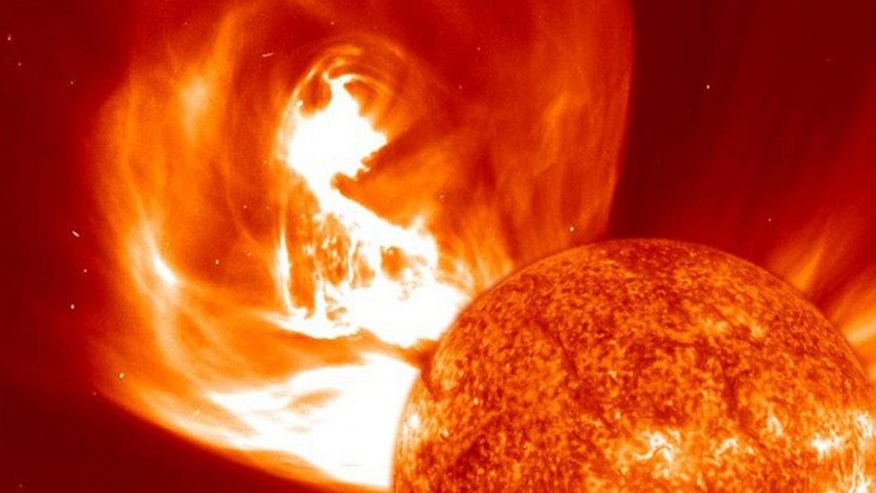 Erupción de la corona solar