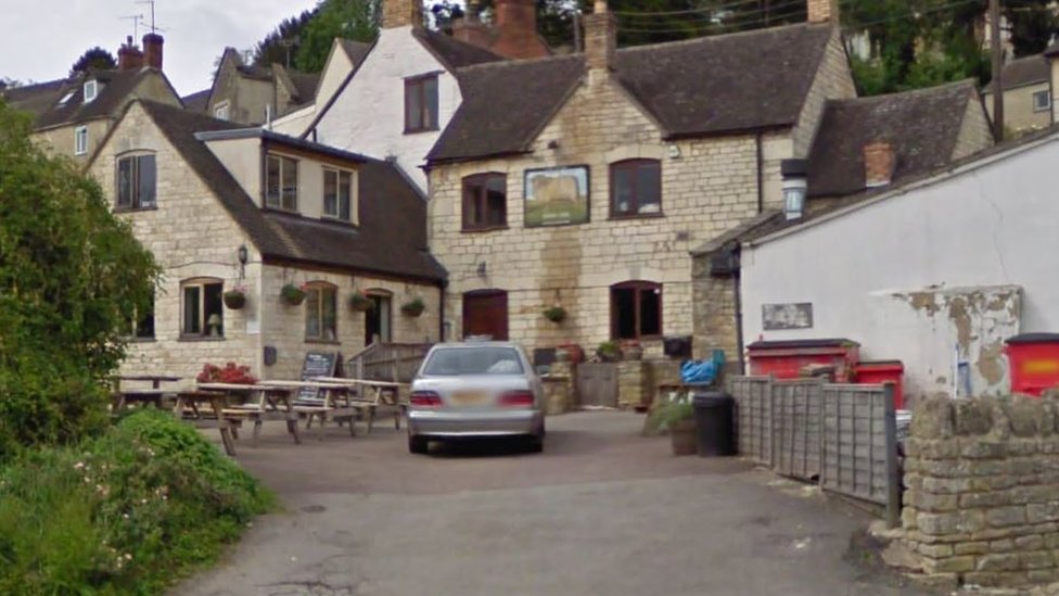 Съгласен с Обичан ароматен Woodchester Ram Inn campaigners hope to keep pub open - BBC News