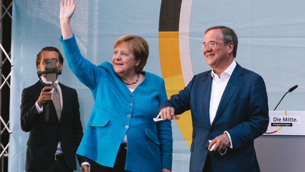 Almanya, Angela Merkel periyodunu bitirecek seçimler için sandık başında