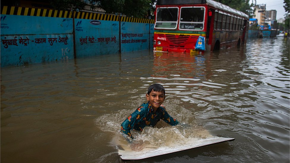 Mumbai: Heavy rains bring life to standstill in Indian city