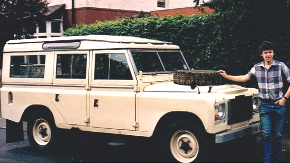 Саймон Коллинз со своим первым Land Rover