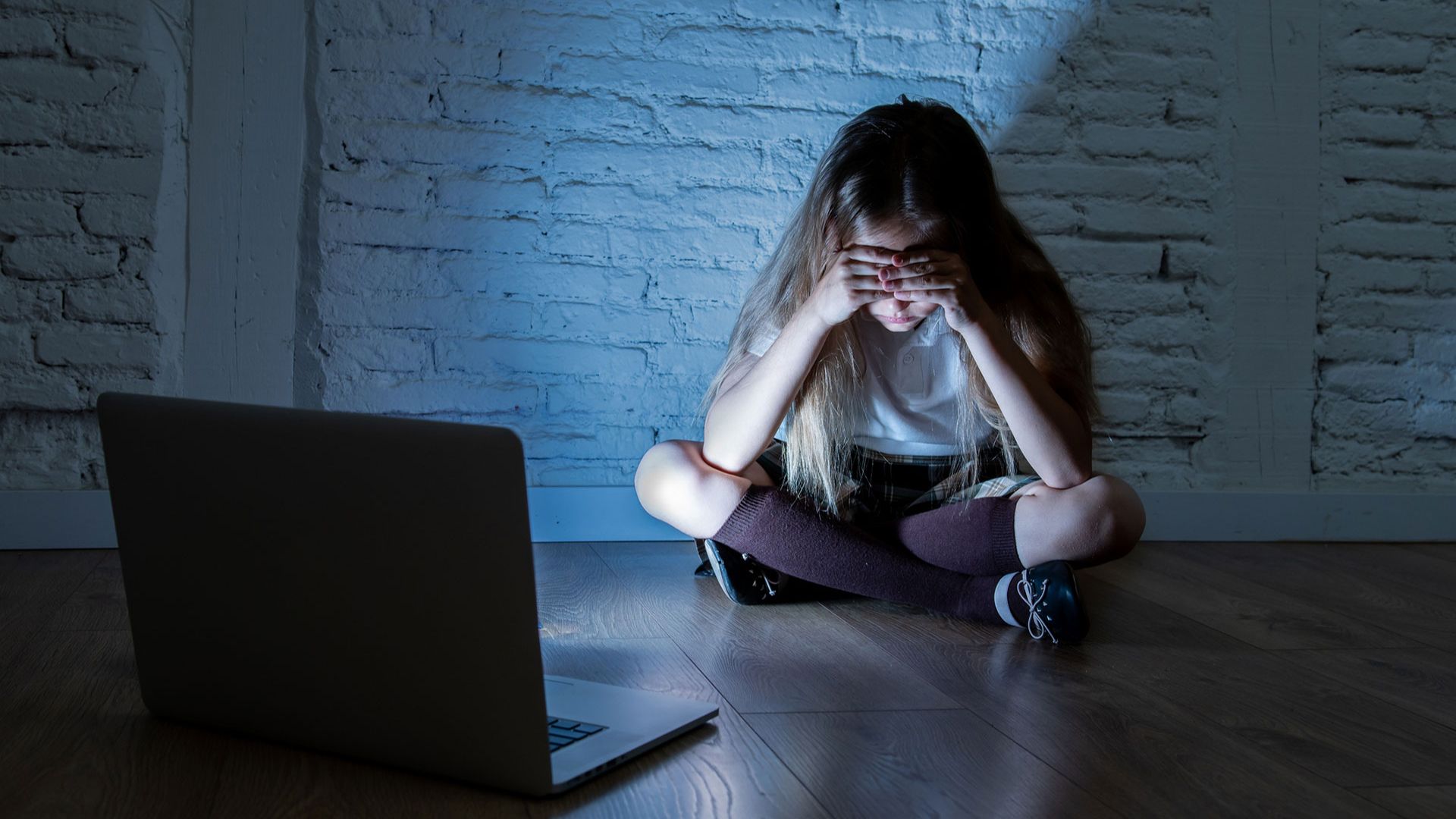 Coronavirus: Online child abuse warning during lockdown