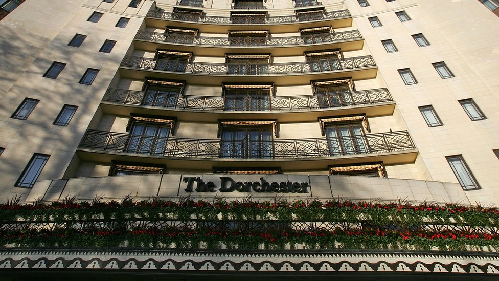 Fachada del hotel Dorchester Hotel en Londres.