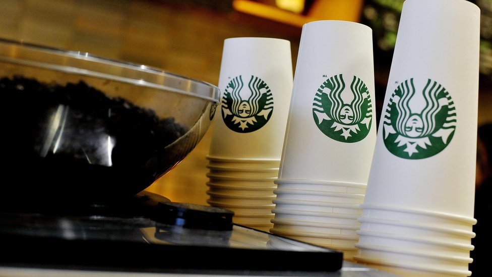 Starbucks teste des gobelets jetables 100% recyclables au Royaume-Uni