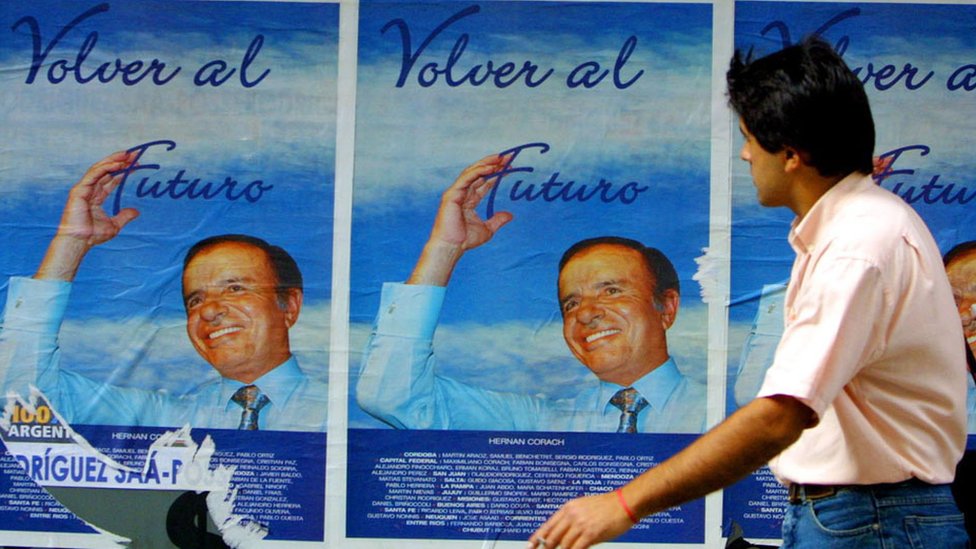 No es la primera vez que un gobernante argentino ofrece futuro. Menem lo hizo en los 90 y no terminó bien. Menem