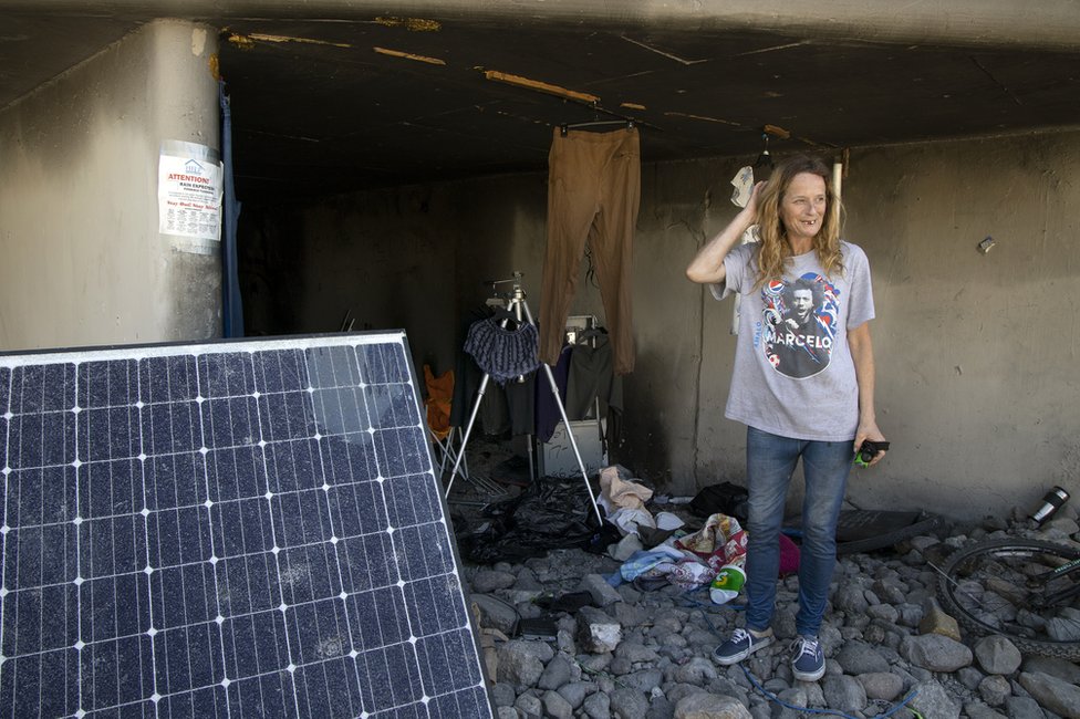 Beverly en el túnel en el que vive en Las Vegas, Nevada, Estados Unidos, el 29 de abril de 2023.