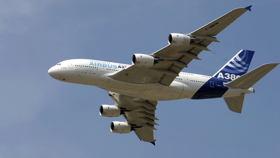 Самолет Airbus A380-800 на авиасалоне в Фарнборо