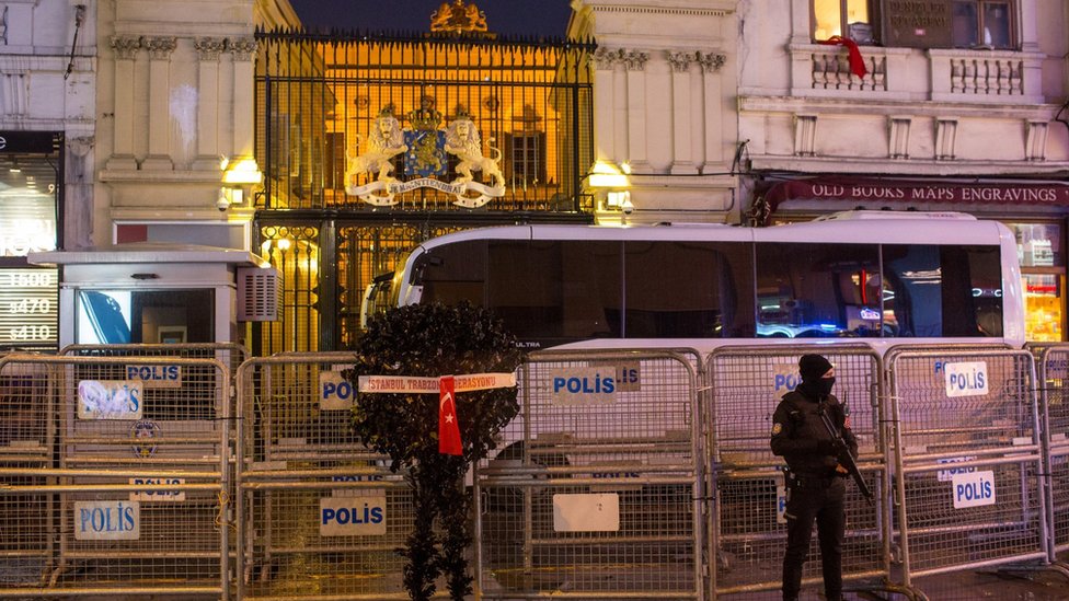 Усиленная охрана возле голландского консульства в Стамбуле - 13 марта