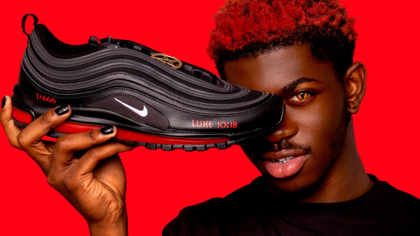 Guijarro Lágrimas extraer Nike sues over 'Satan Shoes' with human blood - BBC News