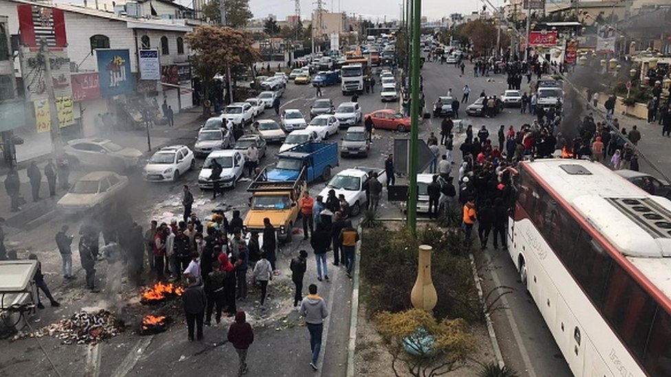 Las protestas por un aumento en el precio del combustible en Irán, noviembre de 2019