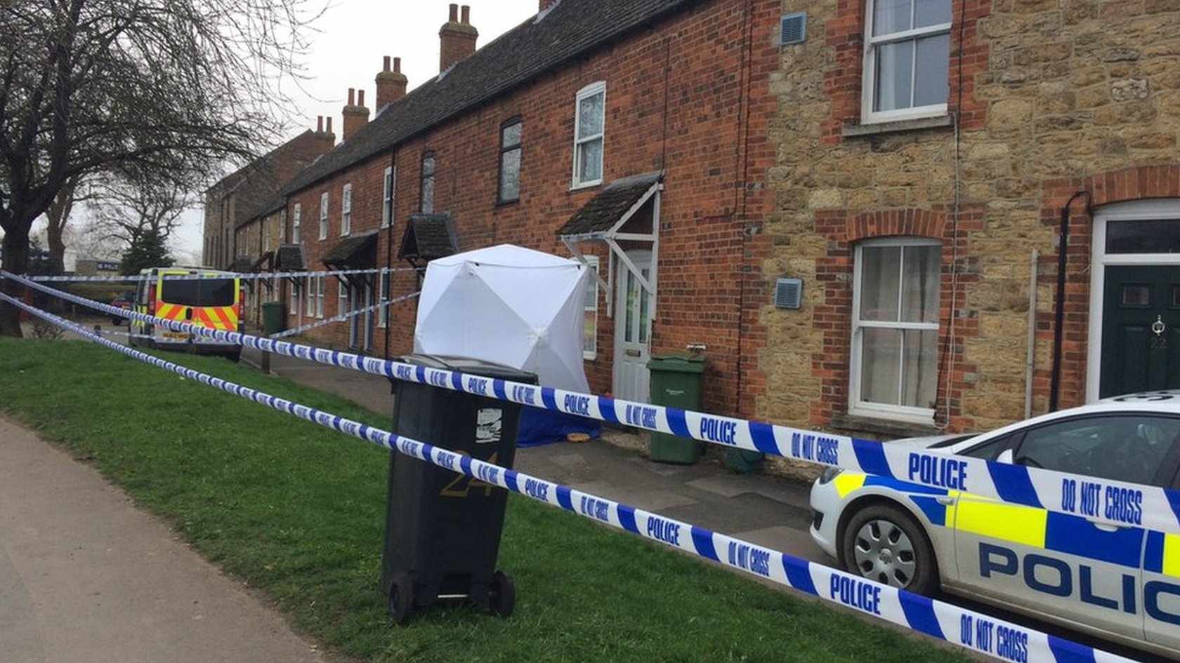 Oxfordshire Live: Murder Probe After Child Found Dead - BBC News